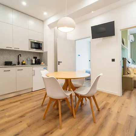Casa Flores - 2 Bedroom, Lift, Ac, Car Parking - Extra Appartamento