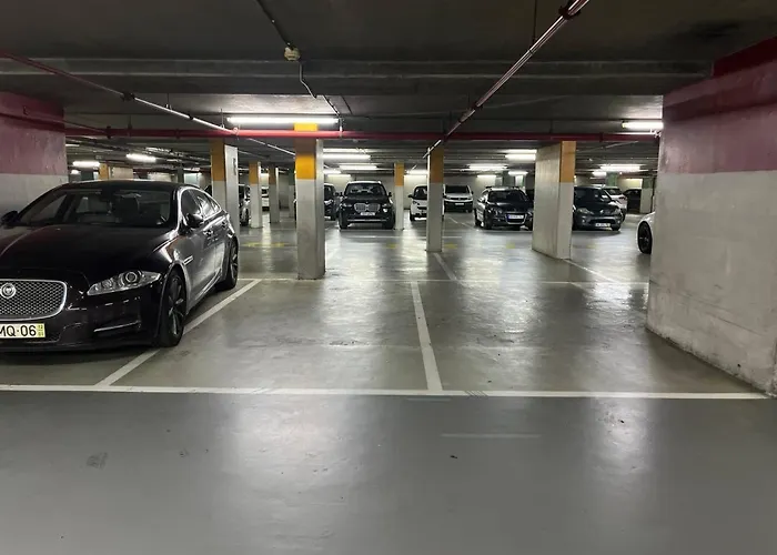 Casa Flores - 2 Bedroom, Lift, Ac, Car Parking - Extra Apartmán *