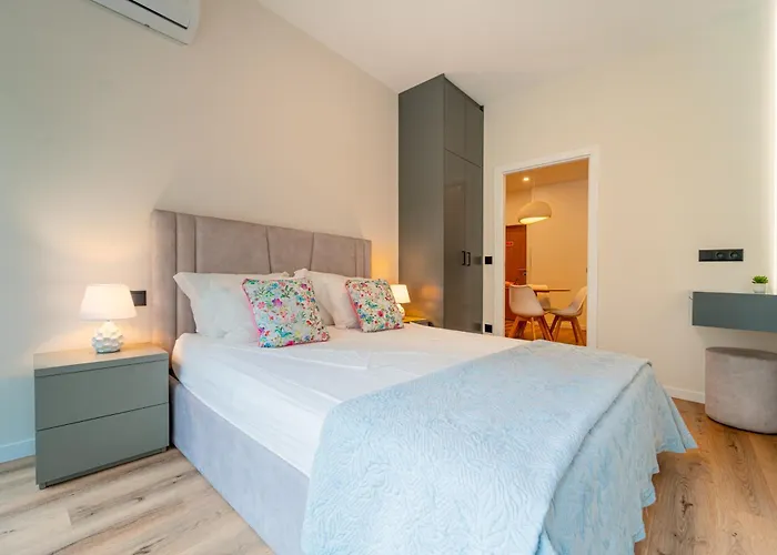 شقة Casa Flores - 2 Bedroom, Lift, Ac, Car Parking - Extra *