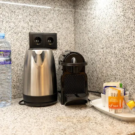 Casa Flores - 2 Bedroom, Lift, Ac, Car Parking - Extra アパート *