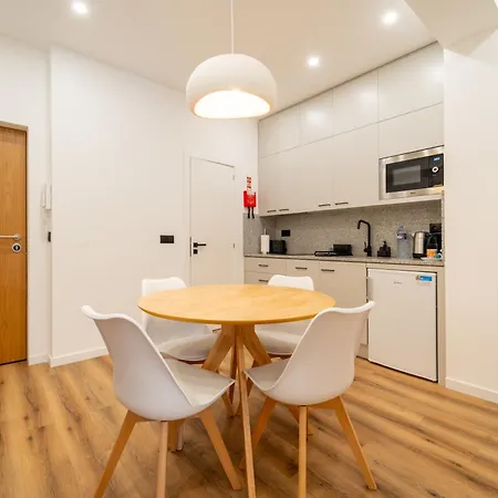 Casa Flores - 2 Bedroom, Lift, Ac, Car Parking - Extra