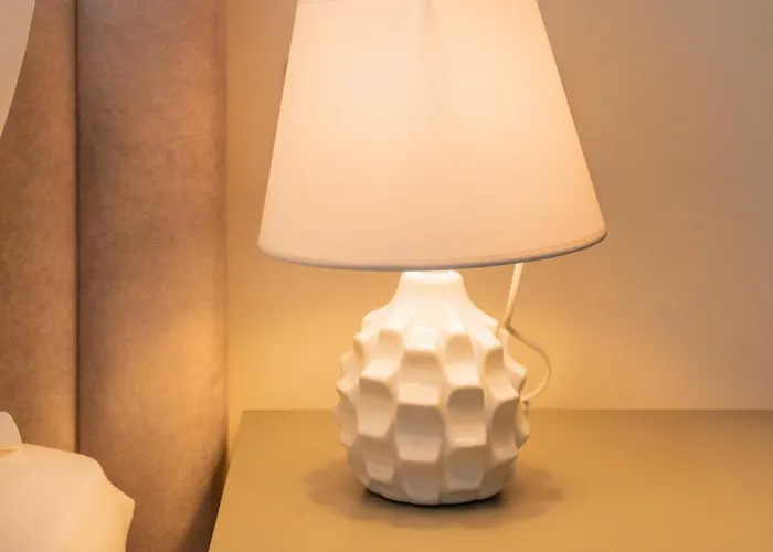 Casa Flores - 2 Bedroom, Lift, Ac, Car Parking - Extra