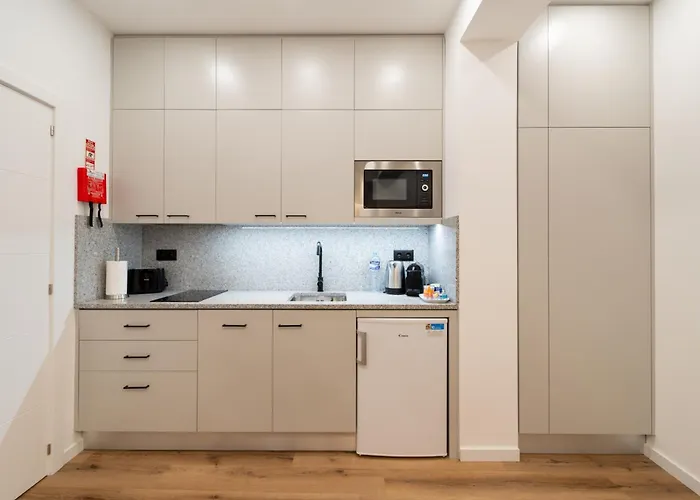 Lejlighed Casa Flores - 2 Bedroom, Lift, Ac, Car Parking - Extra