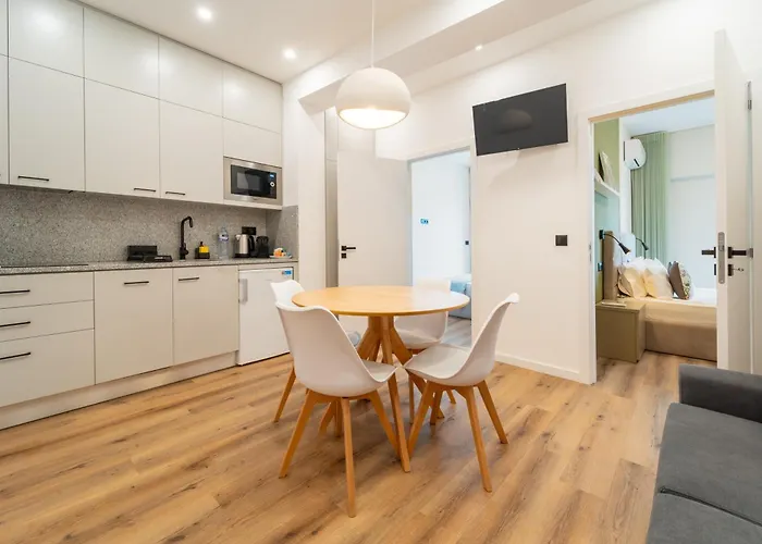 Casa Flores - 2 Bedroom, Lift, Ac, Car Parking - Extra Lejlighed