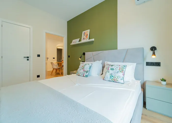 Lejlighed Casa Flores - 2 Bedroom, Lift, Ac, Car Parking - Extra