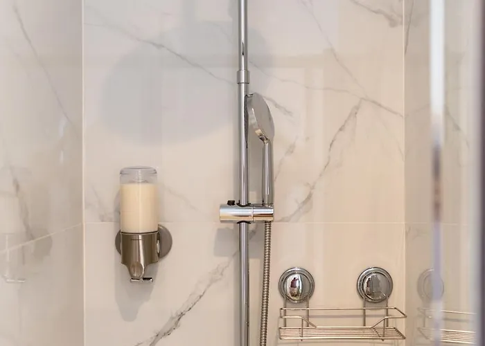 Casa Flores - 2 Bedroom, Lift, Ac, Car Parking - Extra Πόρτο