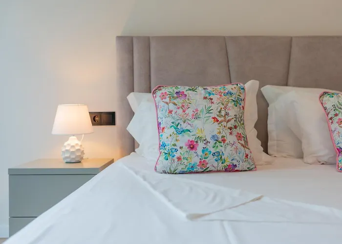 Διαμέρισμα Casa Flores - 2 Bedroom, Lift, Ac, Car Parking - Extra